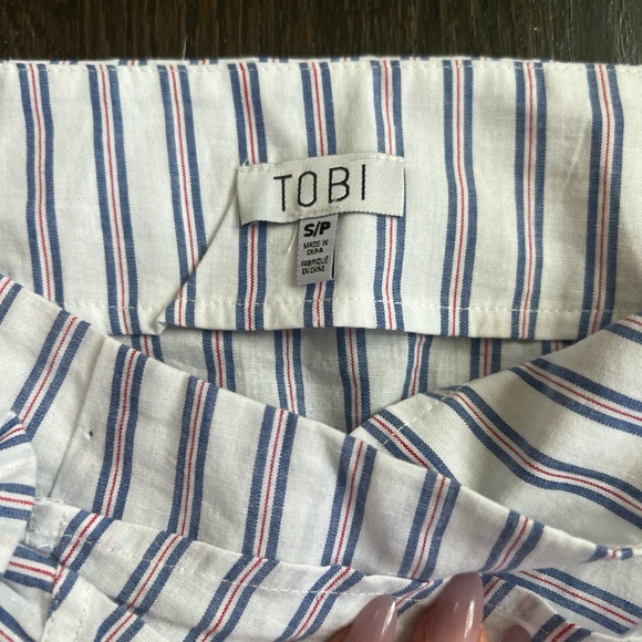 Tobi size small faux wrap skirt. - Picture 2 of 6